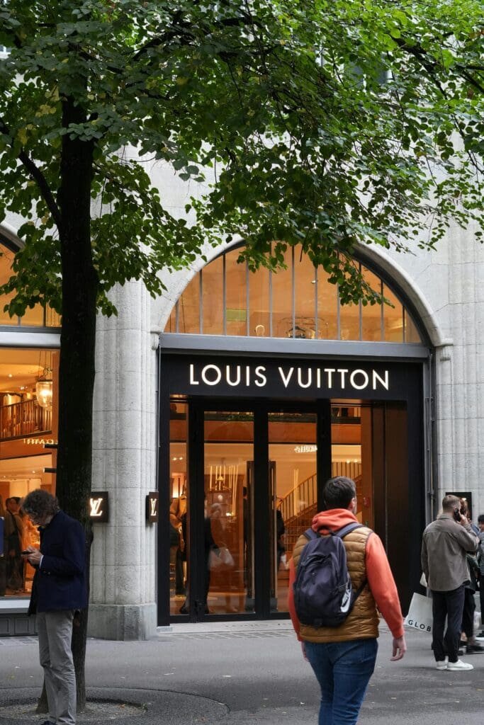 Comprehensive Guide to the Louis Vuitton Neverfull Tote Bag